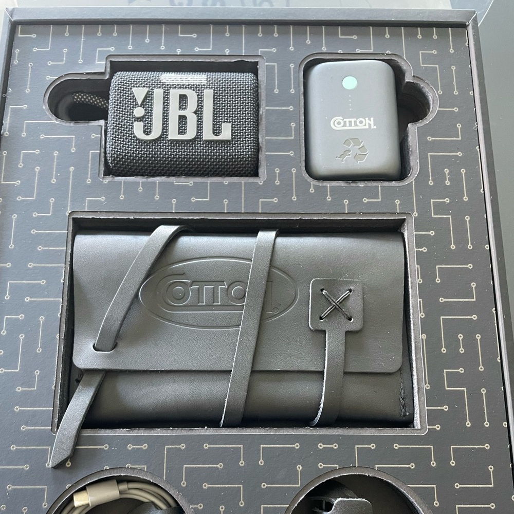 JBL Speaker Kit (NWT)